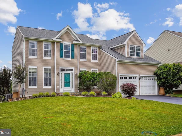 17128 Magic Mountain Dr, Round Hill, VA 20141