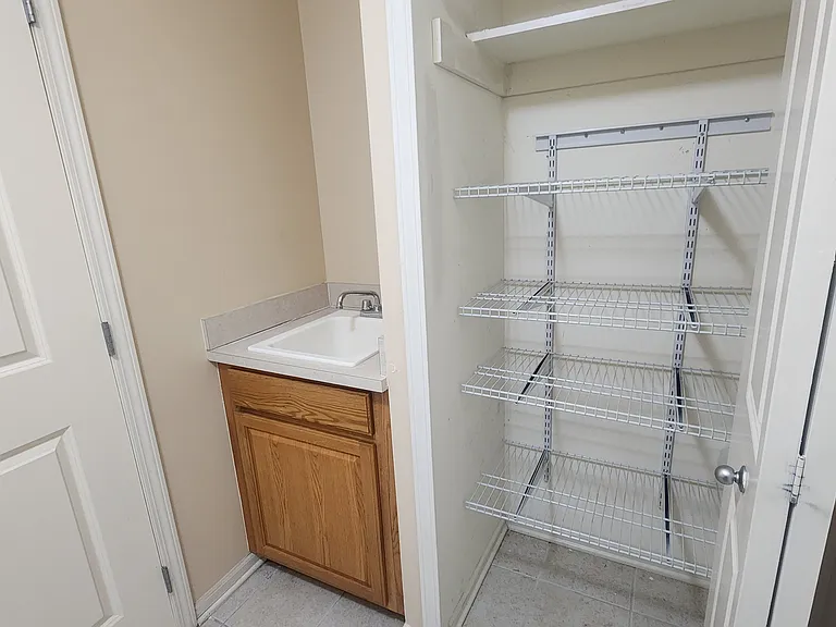6146 Lone Oak Cir #B1 — Photo 16