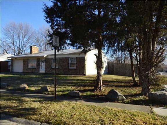 2nd image of 3401 N Roseway Dr