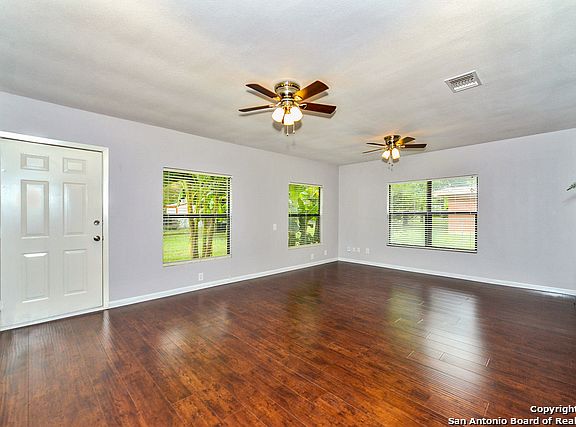 4th image of 205 Trudy Ln