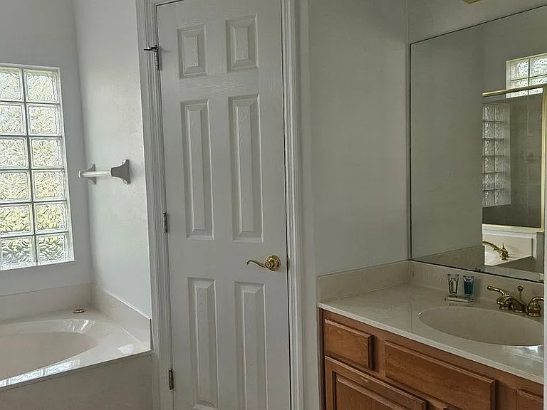 1 Emmons Ln — Photo 22