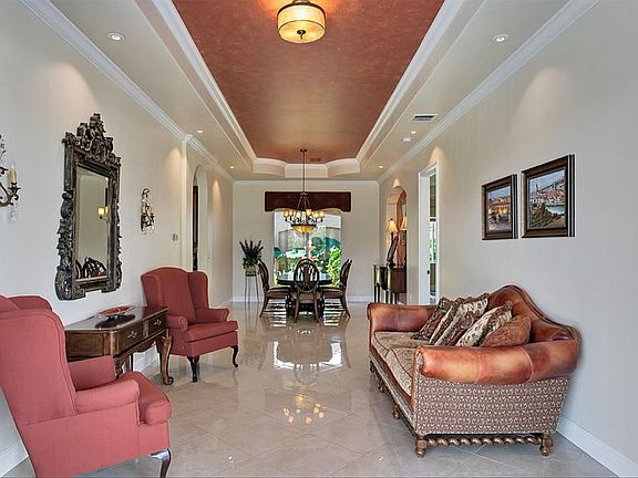Foyer/Formal living room