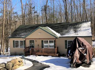 2996 Navaho Ln, Lake Ariel, PA 18436