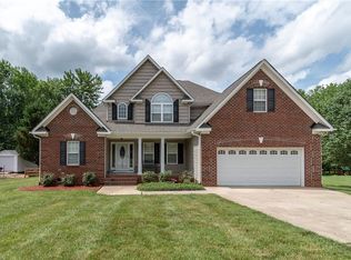 7084 Bridgewood Rd, Clemmons, NC 27012