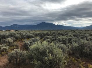 Colonias Rd LOWR LAS, Taos, NM 87571