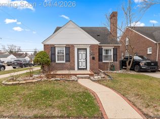 22801 Buckingham St, Dearborn, MI 48128