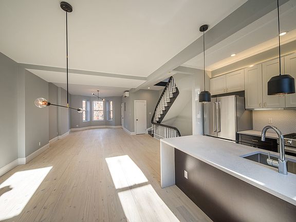 3rd image of 340 Lafayette Ave #2