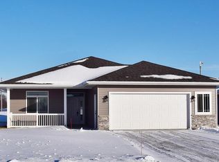 1610 Eagle Ridge St NE, Owatonna, MN 55060
