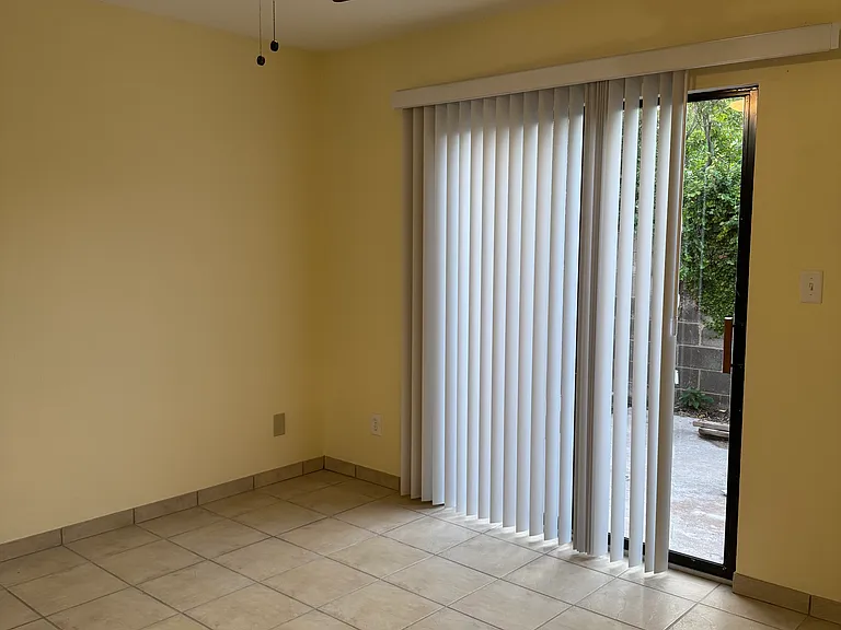 542 W Polk St #9 — Photo 9