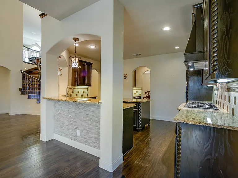 13083 Montfair Blvd — Photo 24