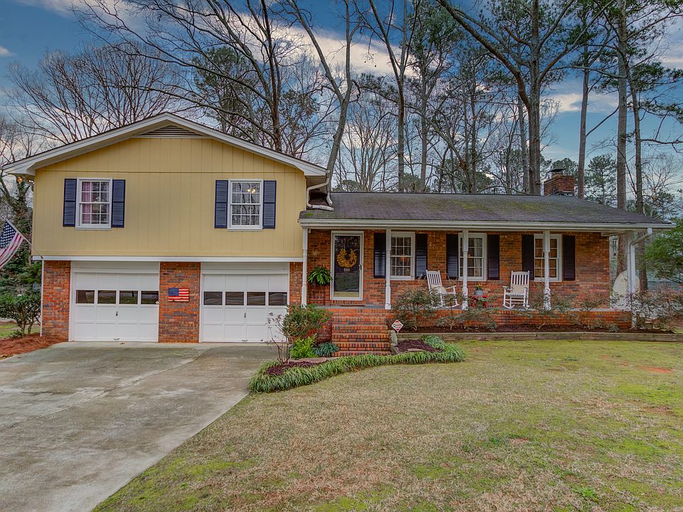 1st image of 566 Coast Oak Cir