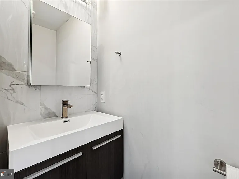 700 Moyer St #-210 — Photo 7