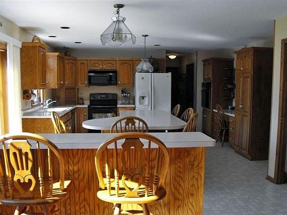 5th image of 22 Bryn Mawr Cir