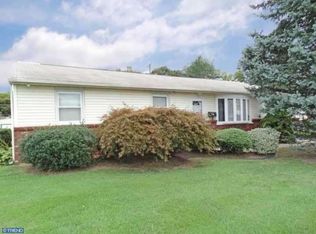 910 Merlin St, Bristol, PA 19007