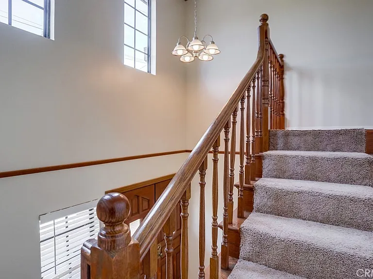 1307 Mackay Ln — Photo 22