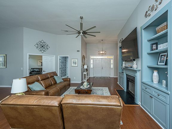 5th image of 5400 Waxhaw Cir