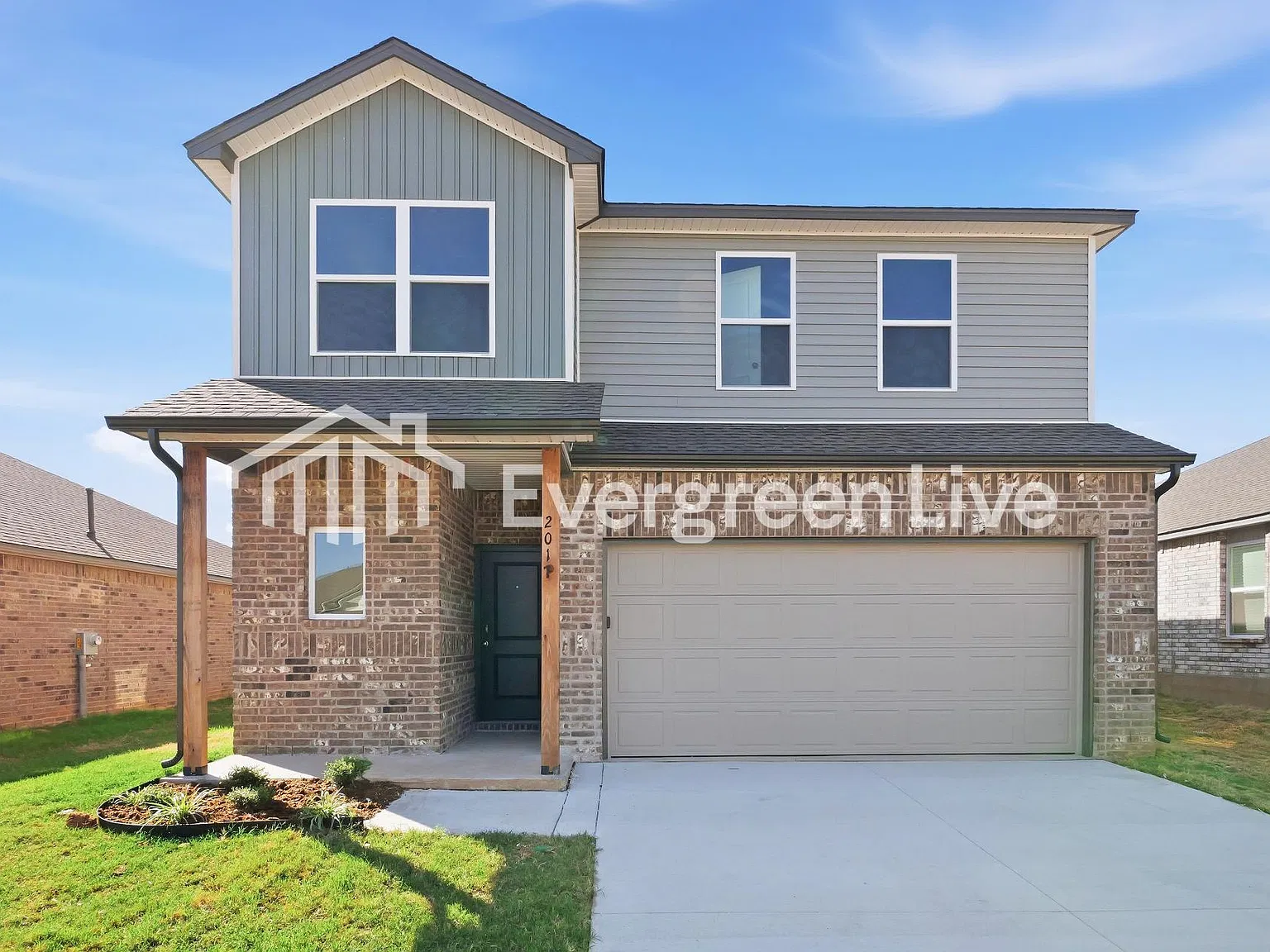 4 bed, 2.5 bath, 2065 sqft, $2,045 — Photo 1