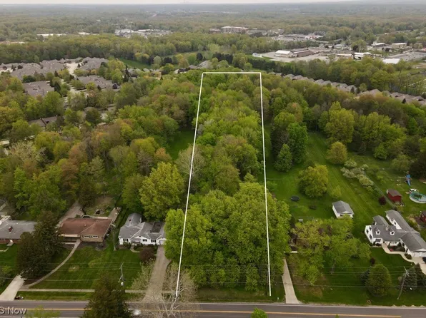 Westwood Dr, Strongsville, OH 44149
