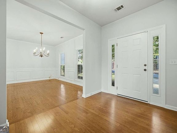 4th image of 1851 Brighton Blvd SE