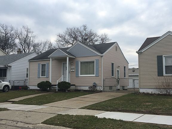 3rd image of 618 E Coy Ave