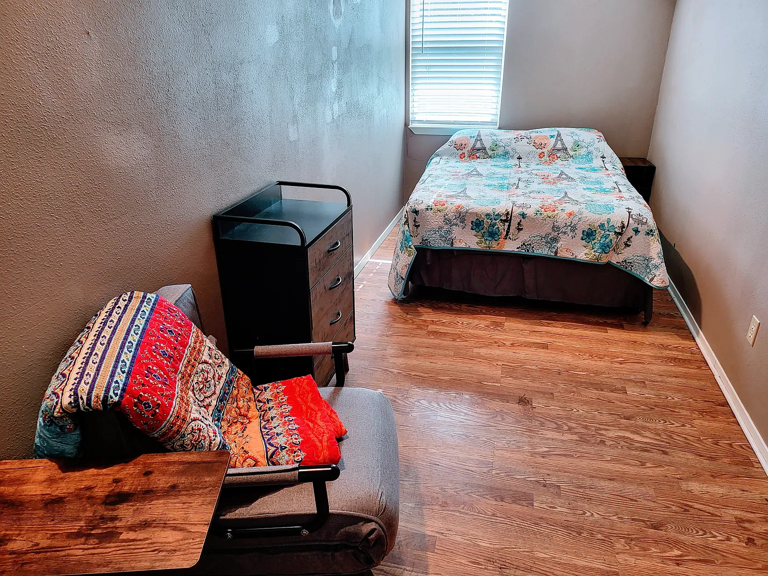 2 bed, 615 sqft, $390 — Photo 2