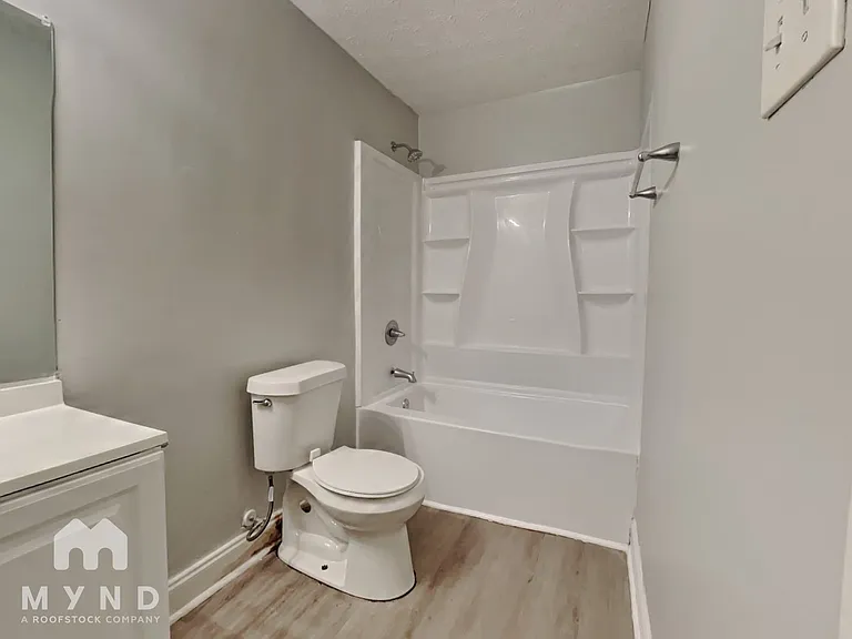 3047 Brook Hollow Dr — Photo 11