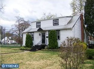 321 Lilac Ln, Delanco, NJ 08075