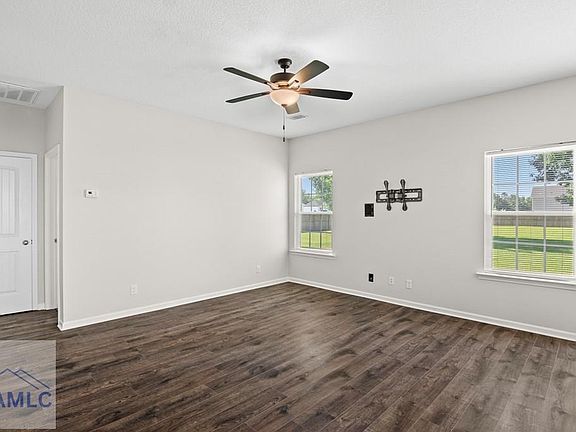3rd image of 145 Sunflower Cir NE