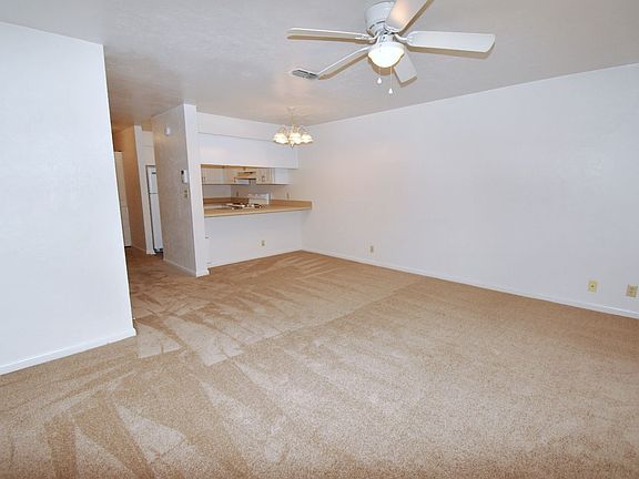 4th image of 2735 SW 35th Pl #Cw1403
