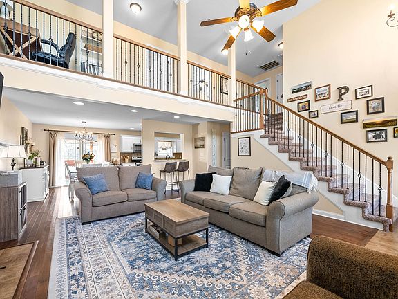 5th image of 1757 Apache Way