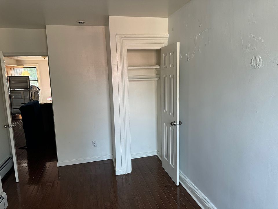 1st image of 412 E 116th St #8