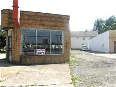 2nd image of 13901 Lorain Ave