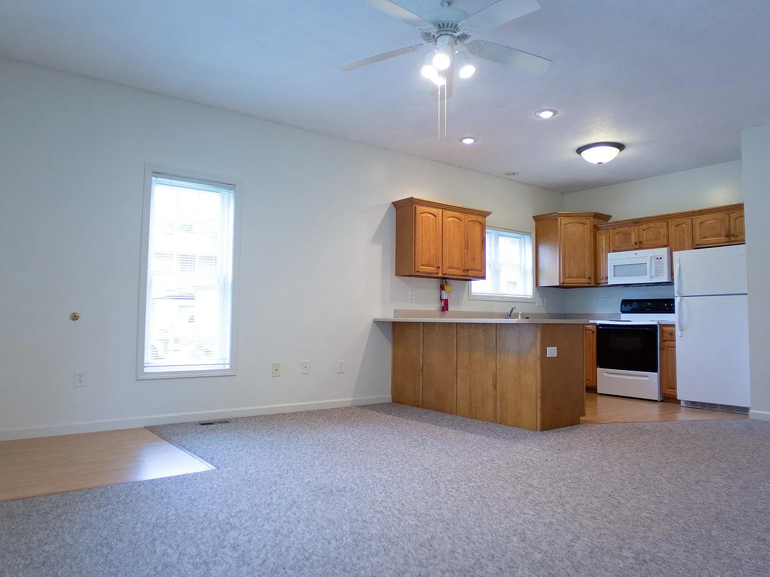 200 S Roosevelt Street — Photo 4