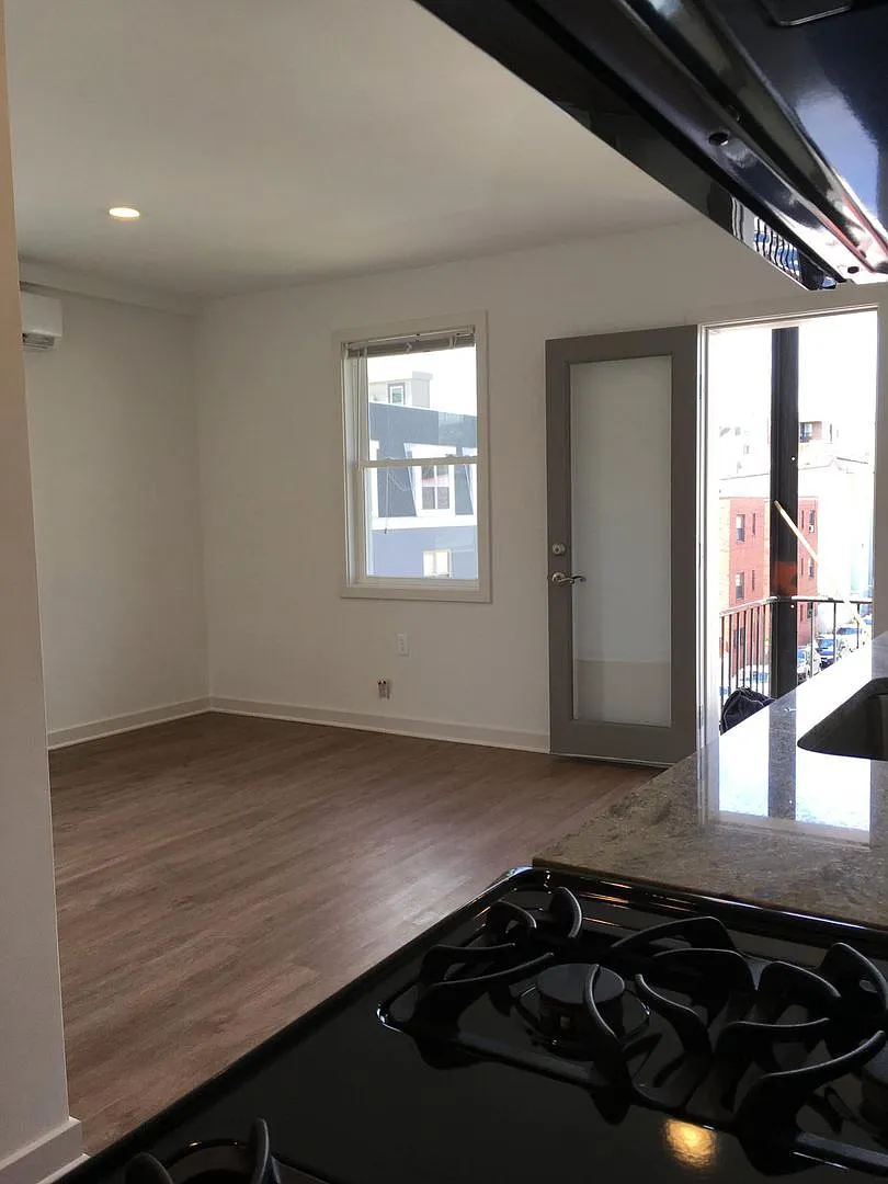 Parkworth Flats — Photo 3