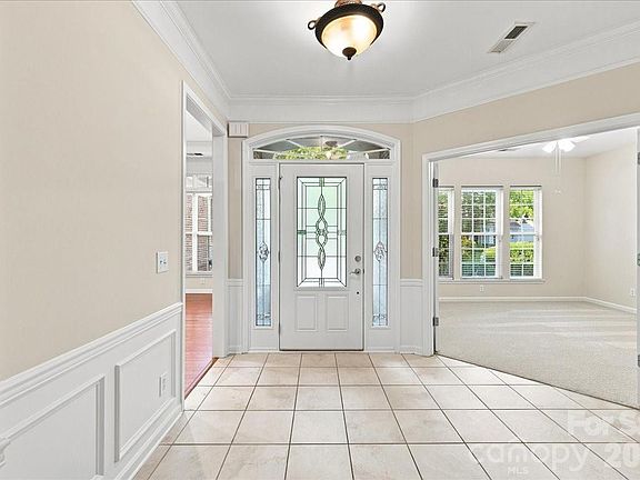 5th image of 36145 Watsonia St