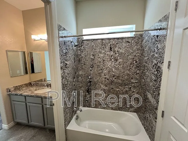 8378 Simsbury Dr — Photo 13