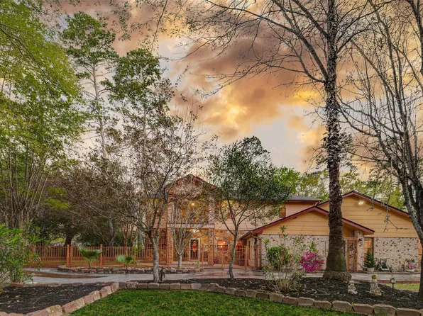 511 Chateau Woods Parkway Dr, Conroe, TX 77385
