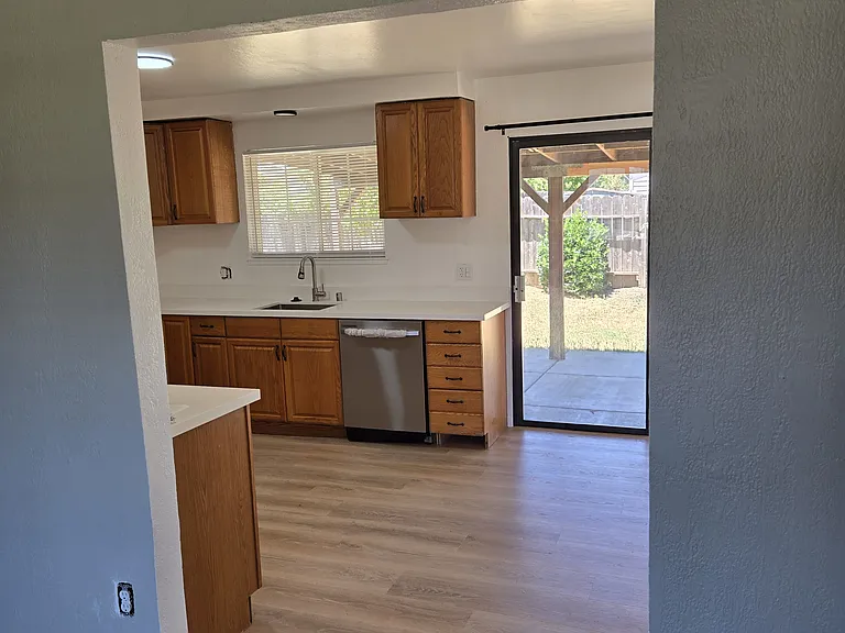 326 Ponderosa Dr — Photo 5