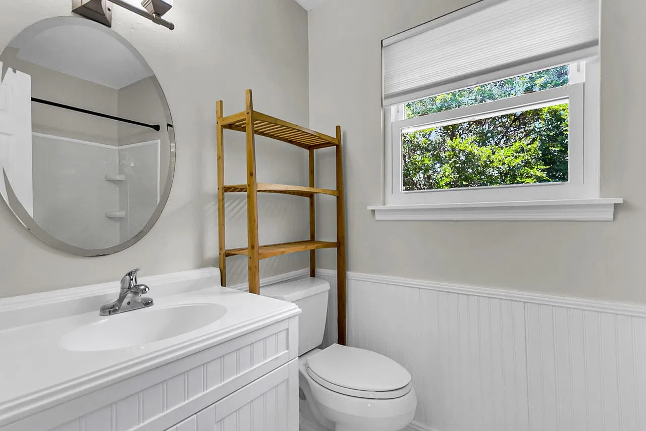 415 Parkdale Dr — Photo 4