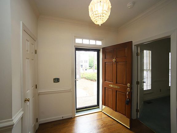 2nd image of 6013 Tenter Banks Sq