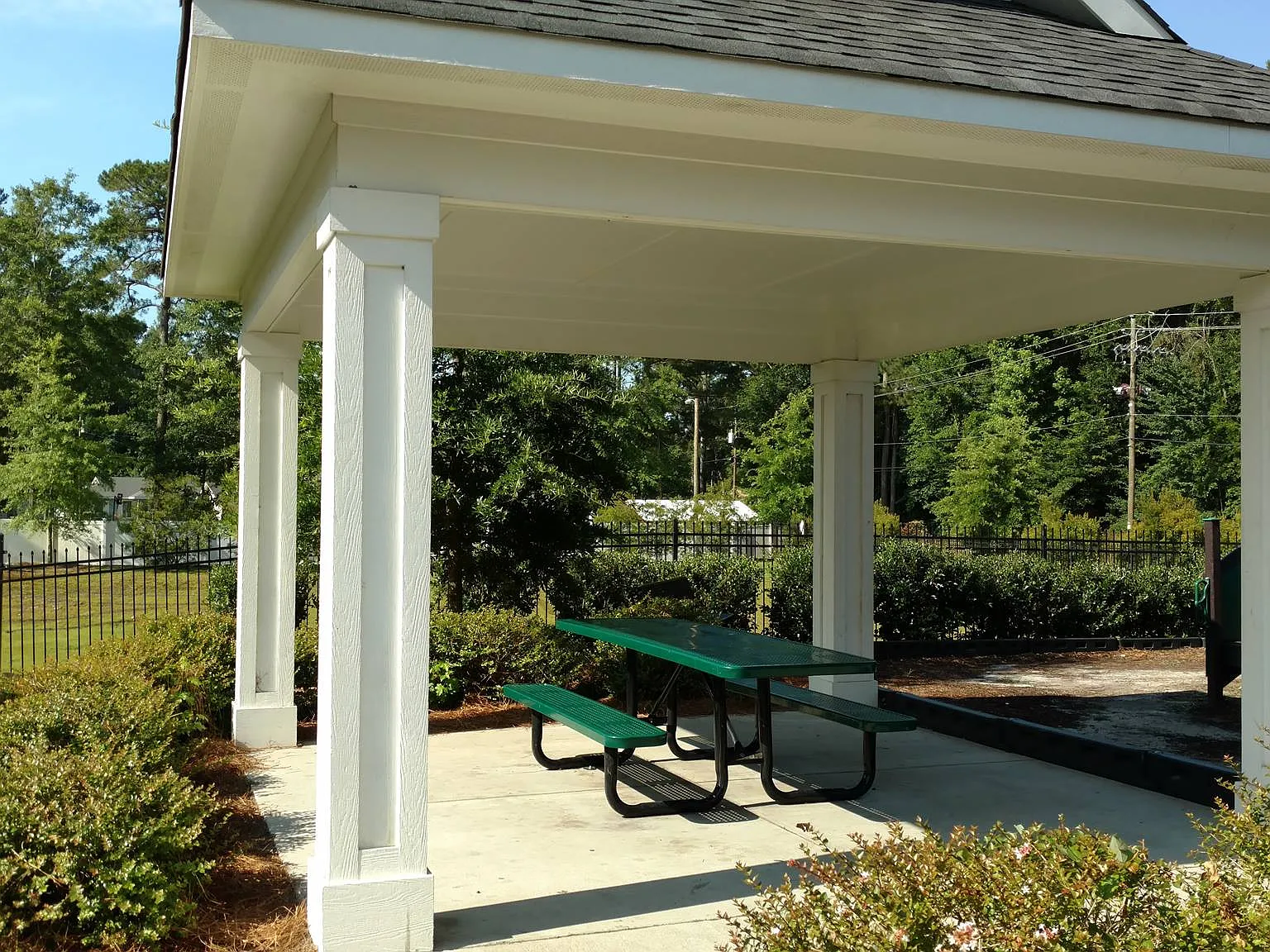Chestnut Pointe — Photo 4