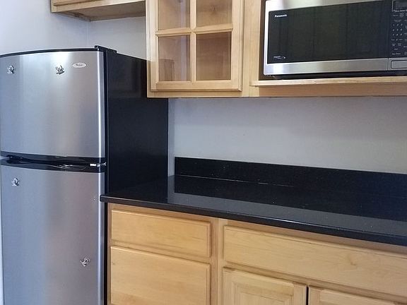3rd image of 215 E 29th St APT 64