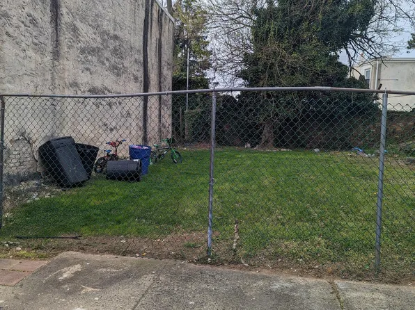 6724 Bass St, Philadelphia, PA 19119