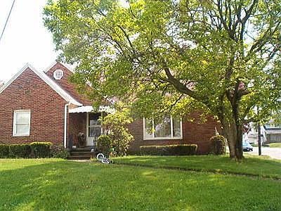 2nd image of 2202 3rd St NE
