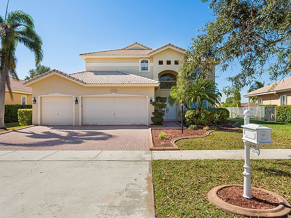 5th image of 16374 S Segovia Cir S