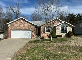 300 Round Hill Rd, Branson, MO 65616