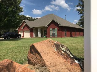 4488 S Deer Park Ln, Harrah, OK 73045