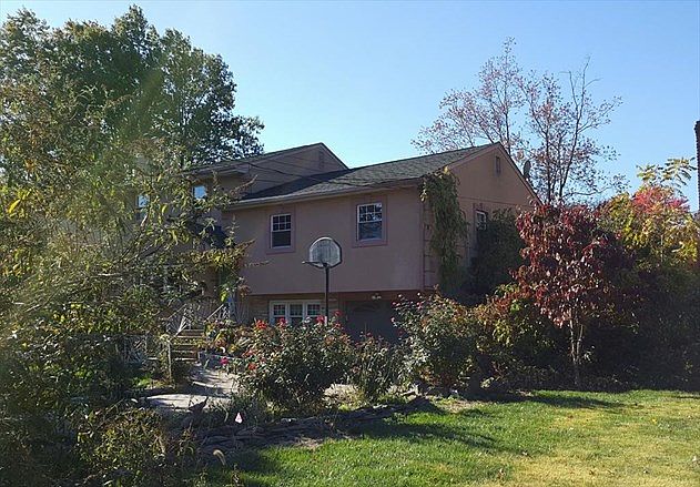 2nd image of 113 Connecticut St