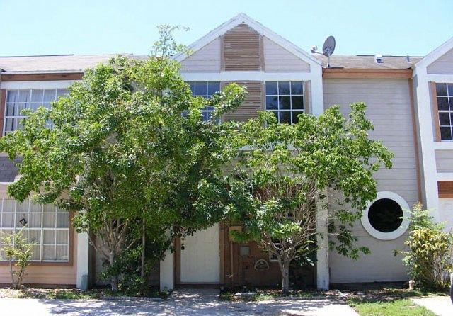 2nd image of 11018 Yorkshire Ridge Ct