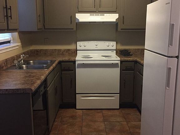 5th image of 110 Logan Dr #D